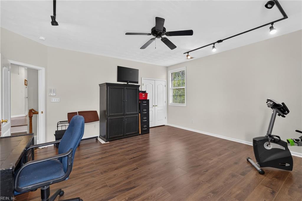 1032 Windward Ln Property Photo 31
