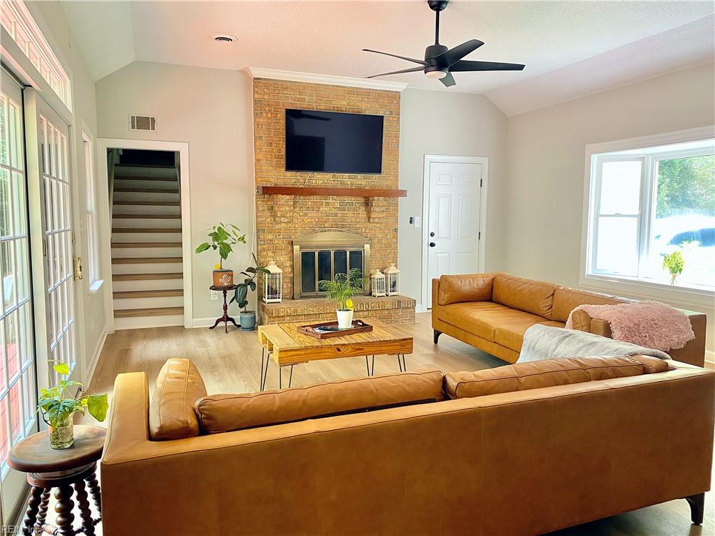 7615 Gloucester Village Dr Property Photo 5