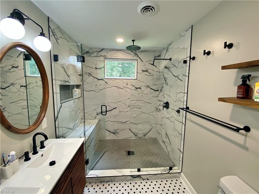 7615 Gloucester Village Dr Property Photo 10