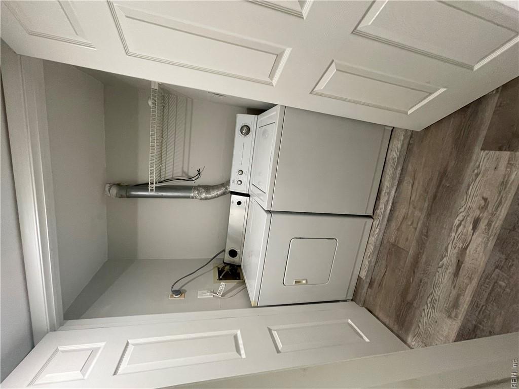 1024 Lands End Way Property Photo 6