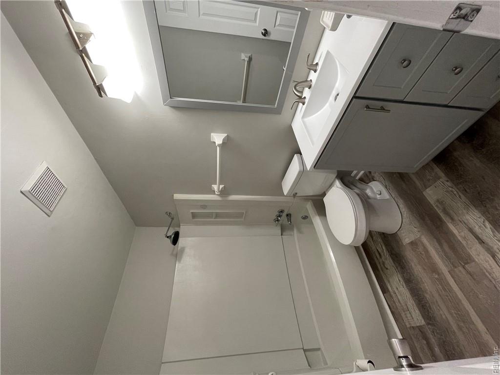1024 Lands End Way Property Photo 7