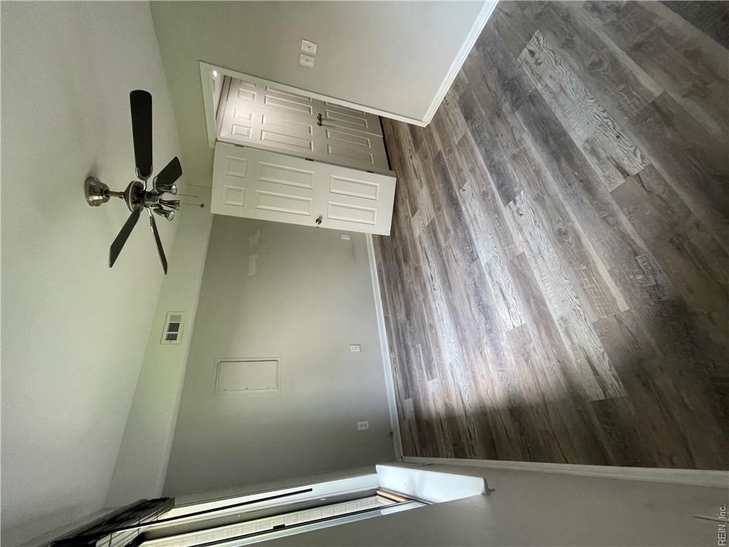 1024 Lands End Way Property Photo 8