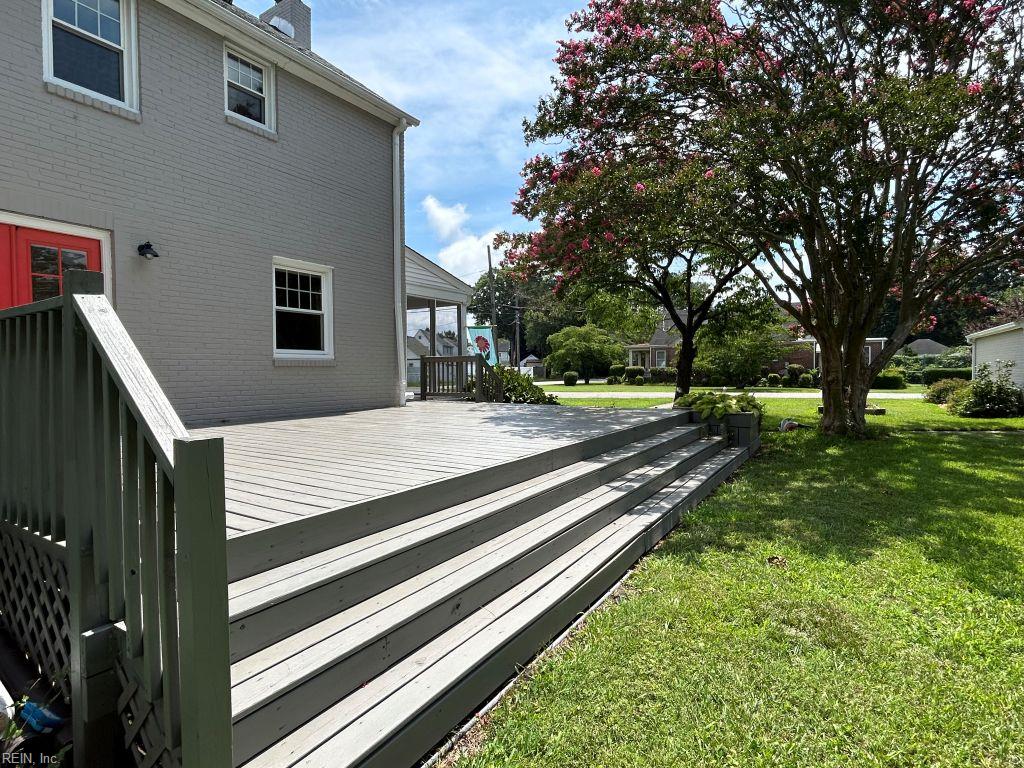 301 Grayson St Property Photo 4