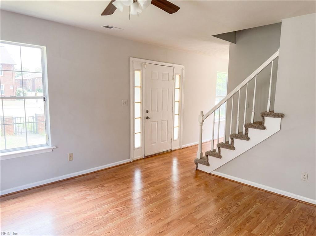 625 E Princess Anne Rd Property Photo 3