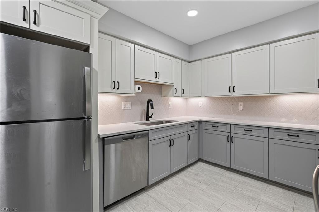 2056 Atwater Cir Property Photo 1