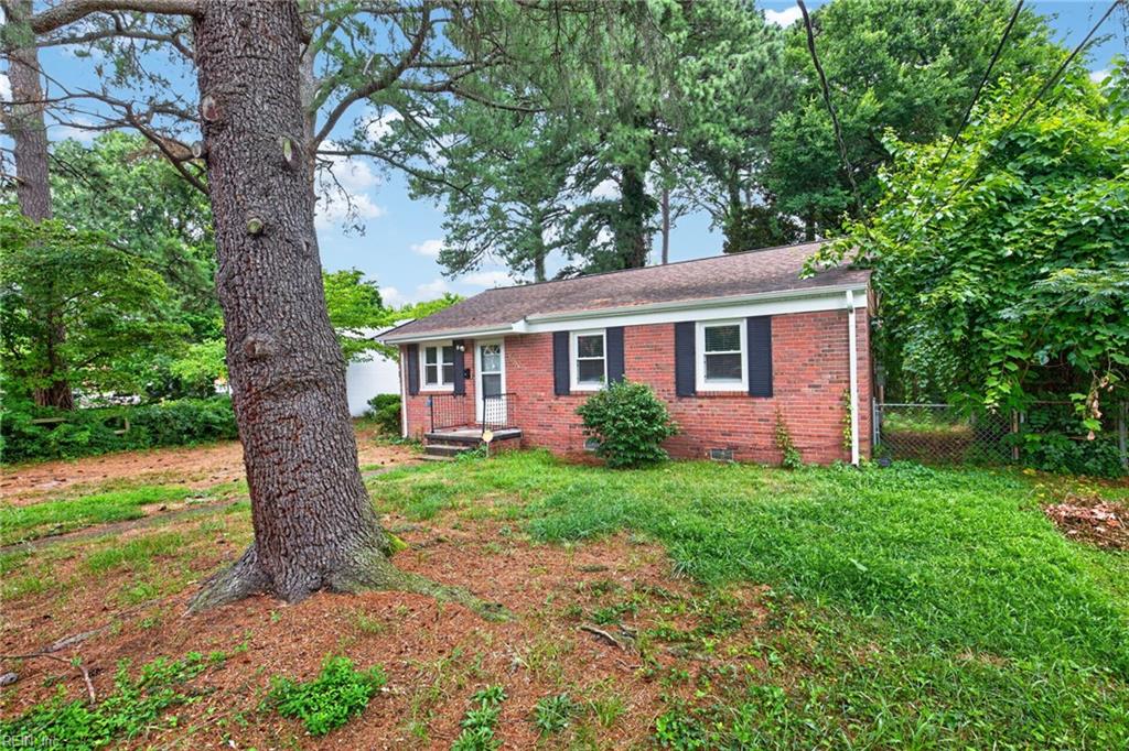 2056 Atwater Cir Property Photo 3
