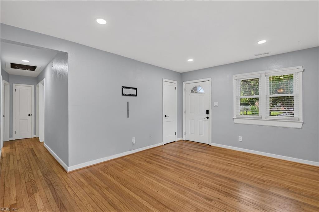 2056 Atwater Cir Property Photo 5