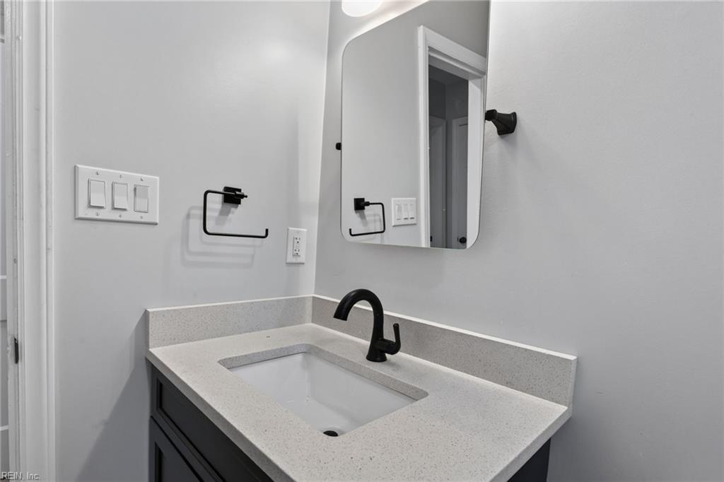 2056 Atwater Cir Property Photo 18