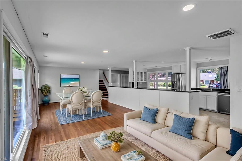 6 Downing Pl Property Photo 5