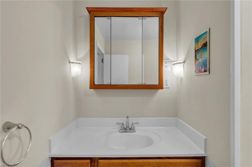 6 Downing Pl Property Photo 24