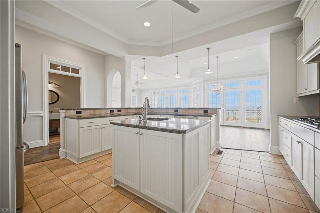 632 W Ocean View Ave Property Photo 17