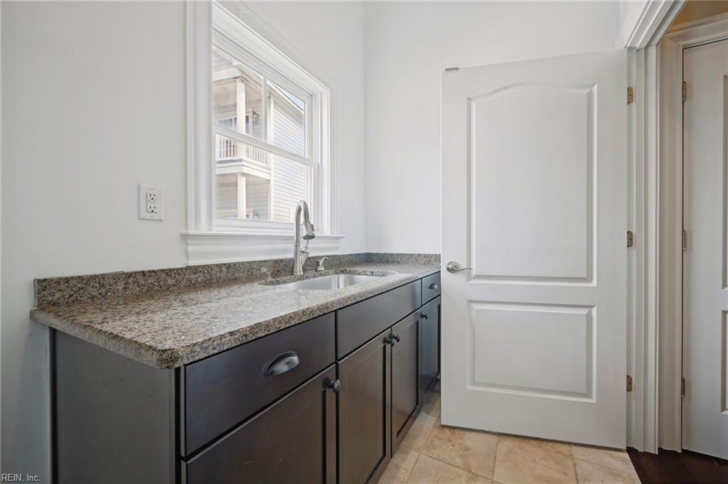 632 W Ocean View Ave Property Photo 42