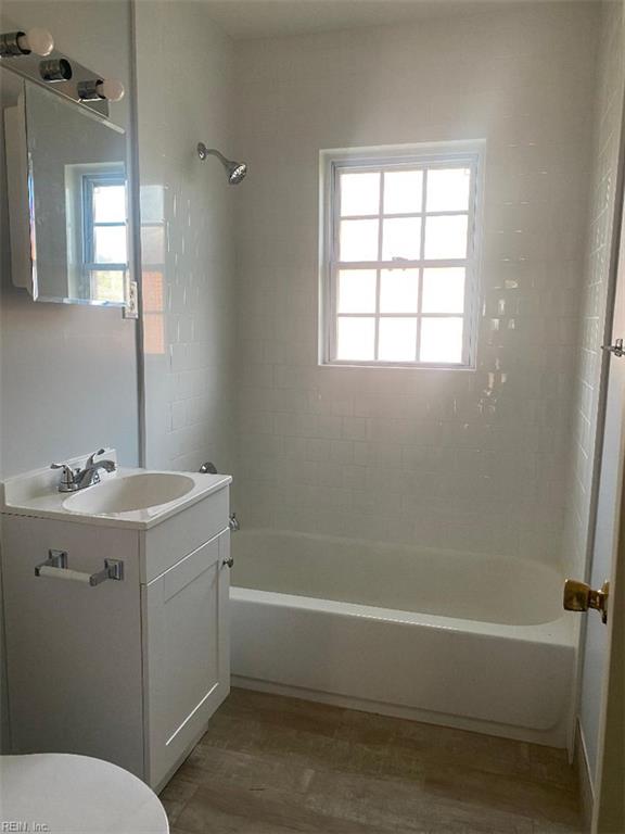1203 Weiss St Property Photo 2