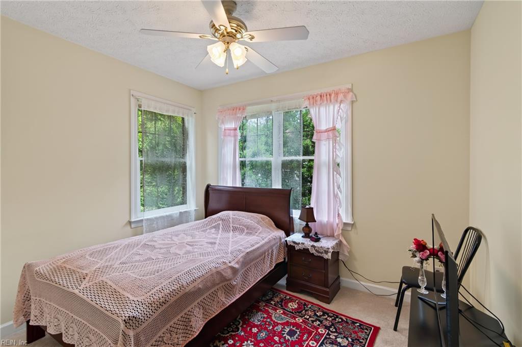 19 Hampshire Dr Property Photo 23