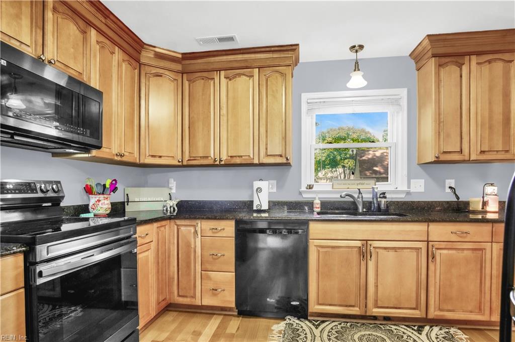 807 Marquette Ct Property Photo 13