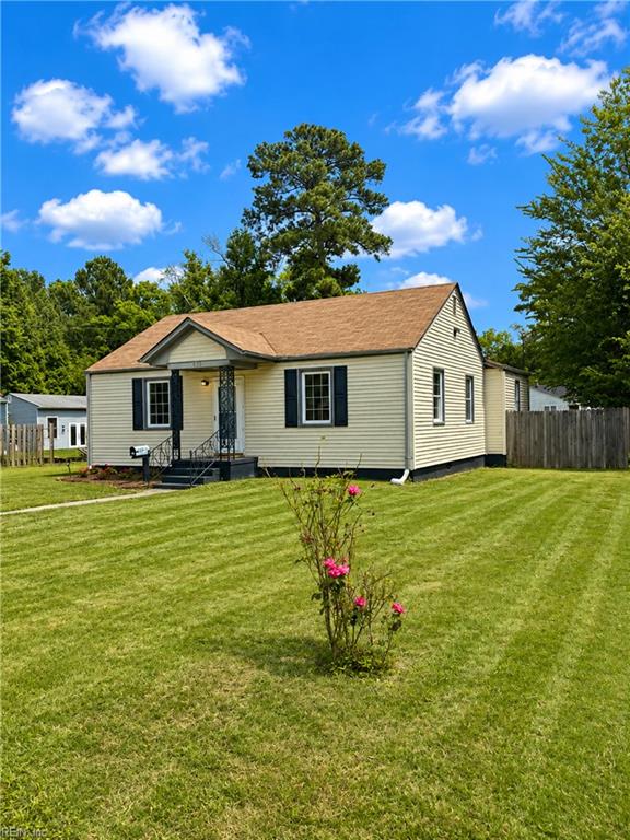 630 Sterling St Property Photo 2