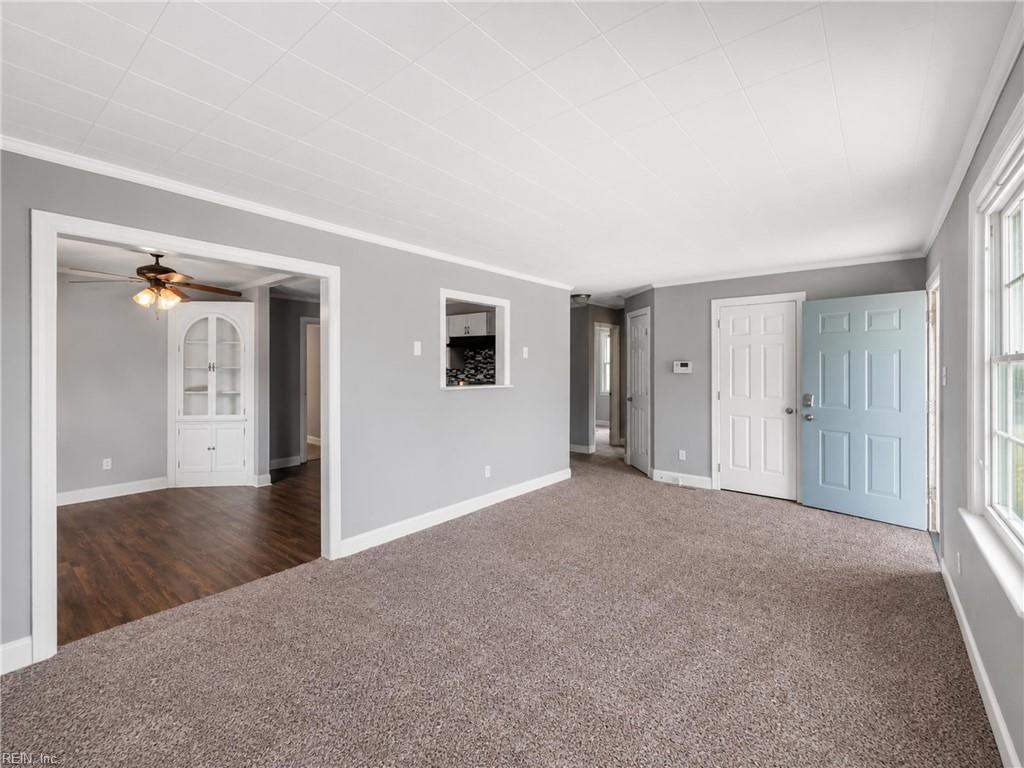 630 Sterling St Property Photo 6