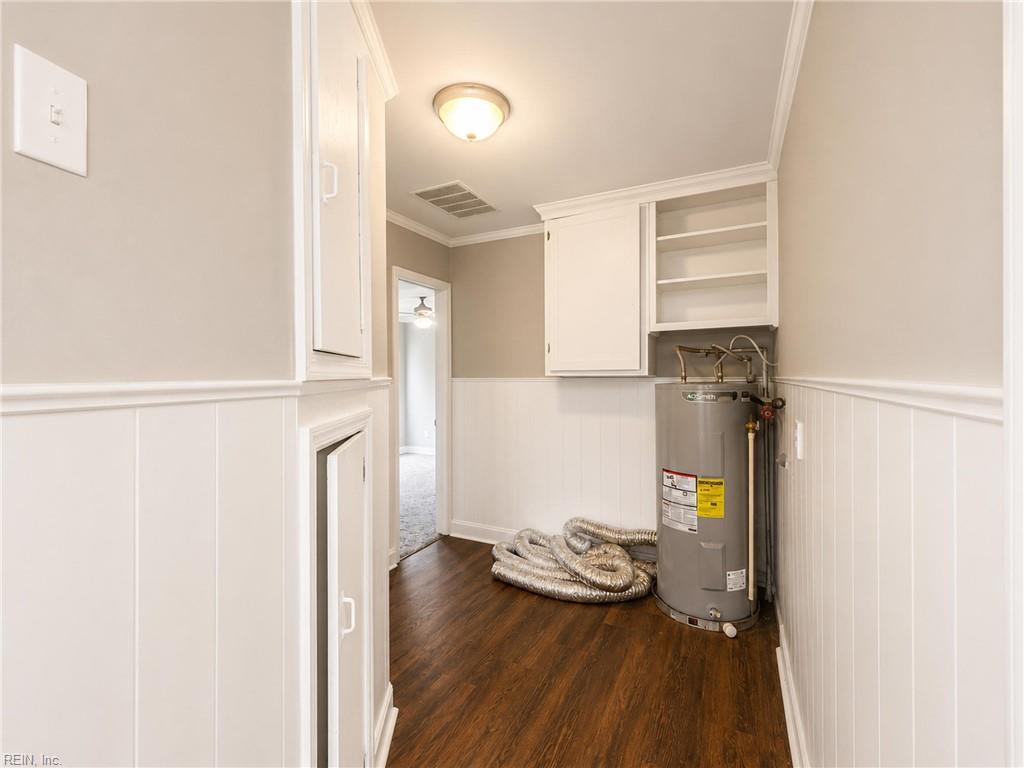 630 Sterling St Property Photo 12