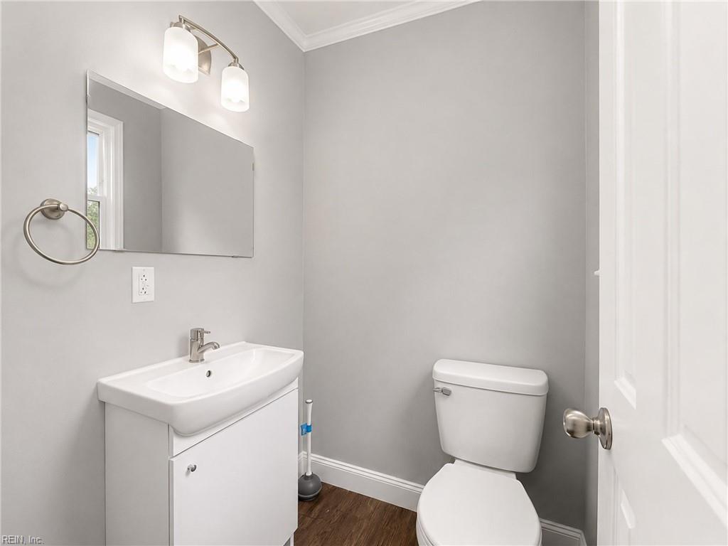 630 Sterling St Property Photo 14