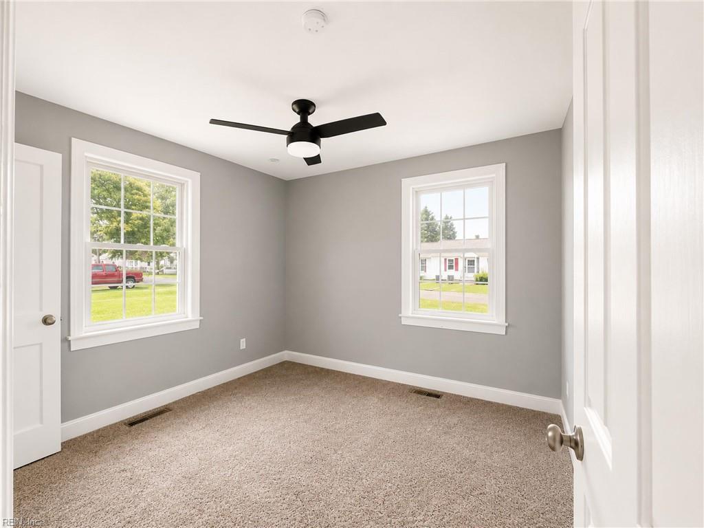 630 Sterling St Property Photo 17
