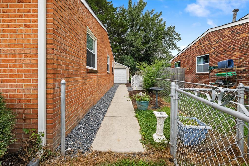 2215 Rawood Dr Property Photo 48