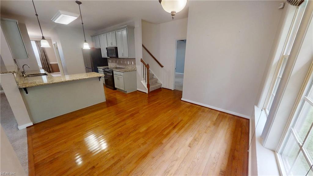 607 Queensbury Ln Property Photo 6