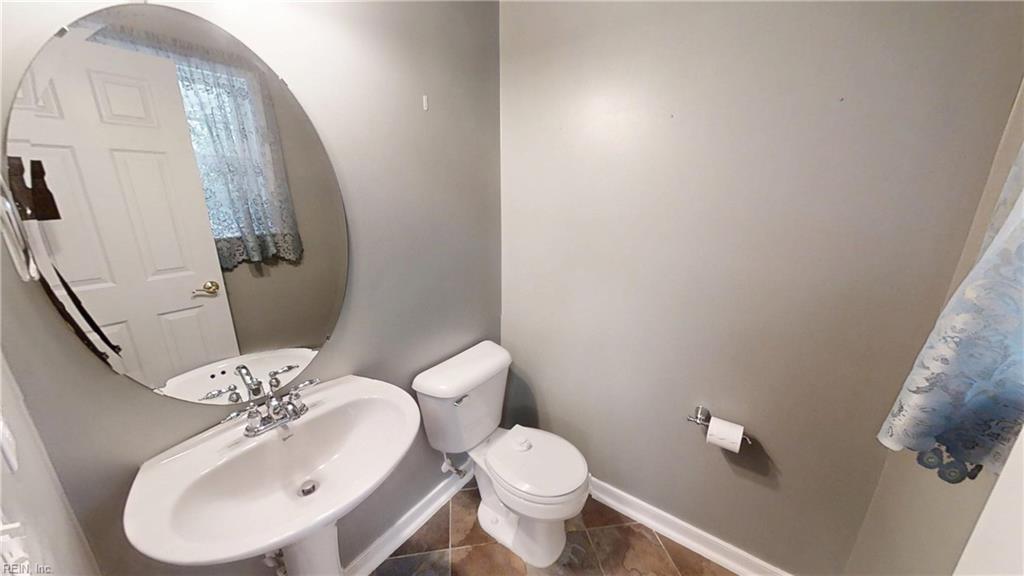 607 Queensbury Ln Property Photo 8