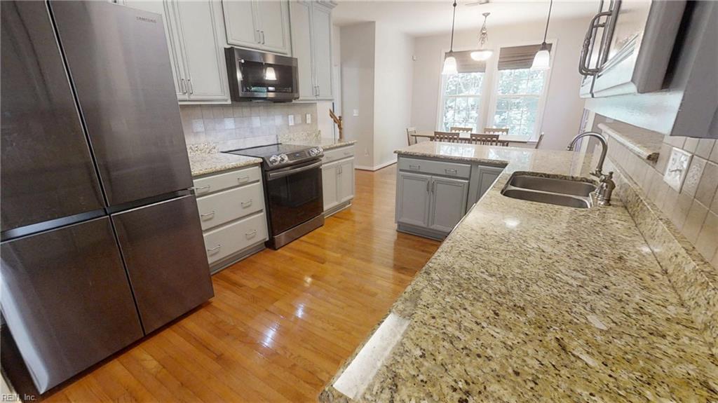 607 Queensbury Ln Property Photo 22
