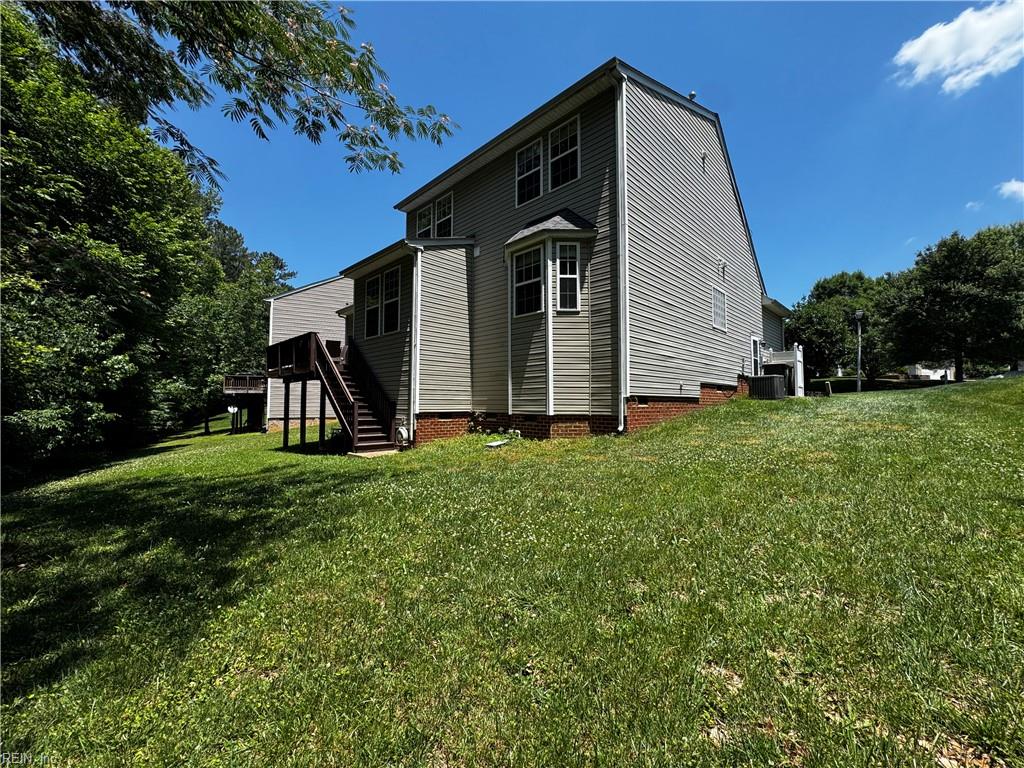 607 Queensbury Ln Property Photo 34