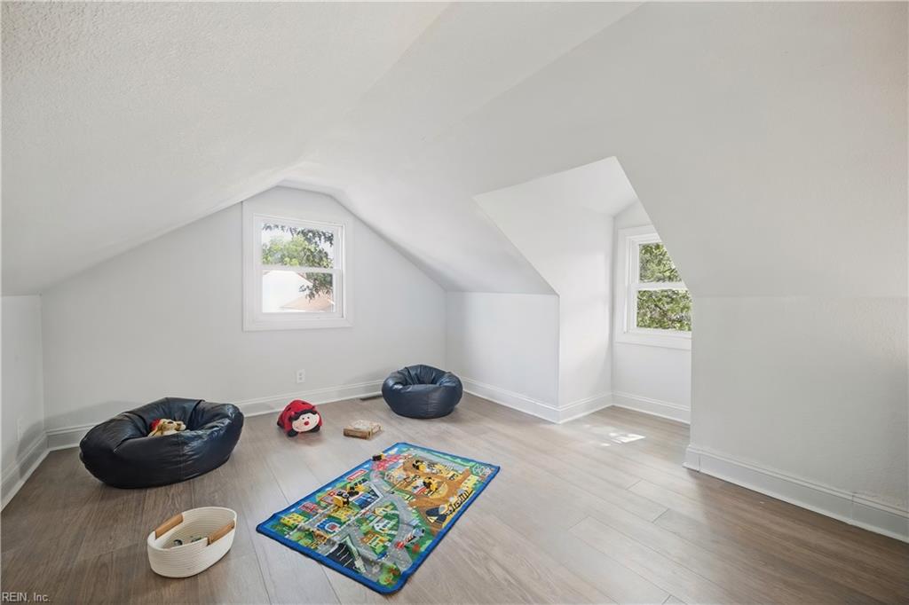 6803 Pierce St Property Photo 17