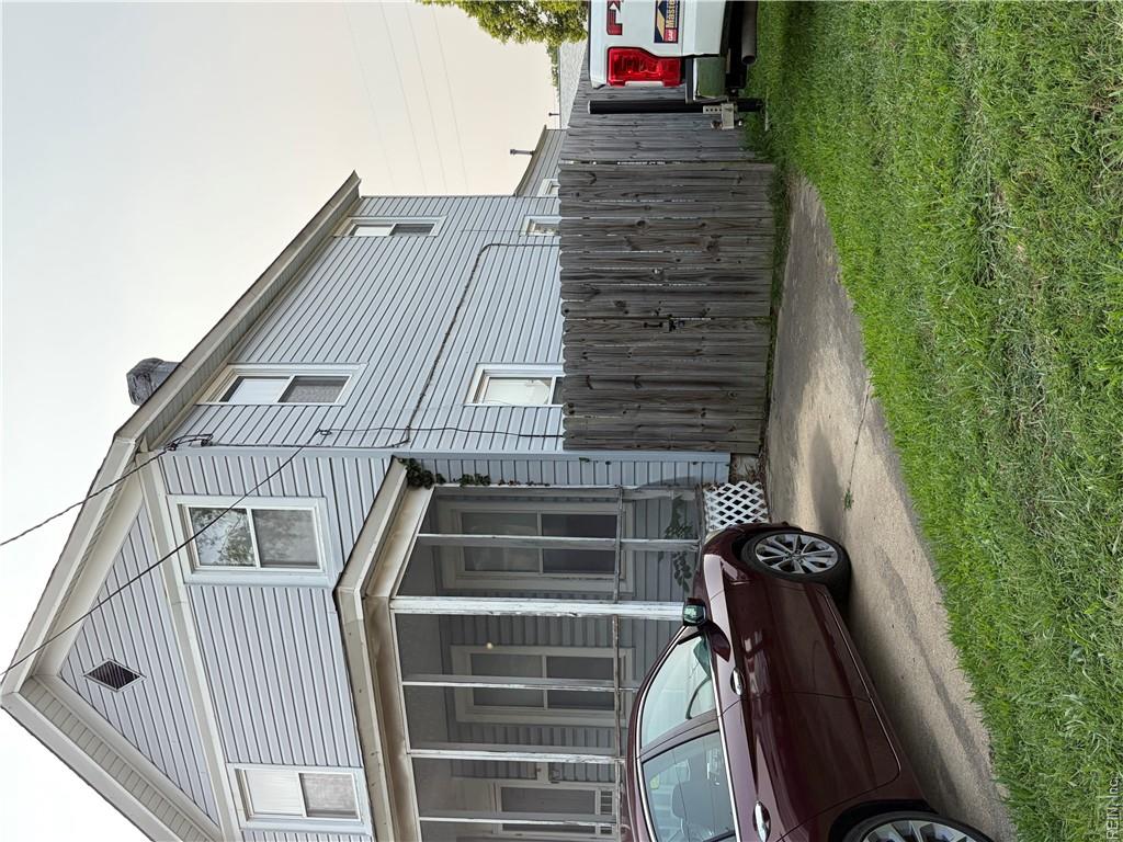 333 Elm Ave Property Photo 3