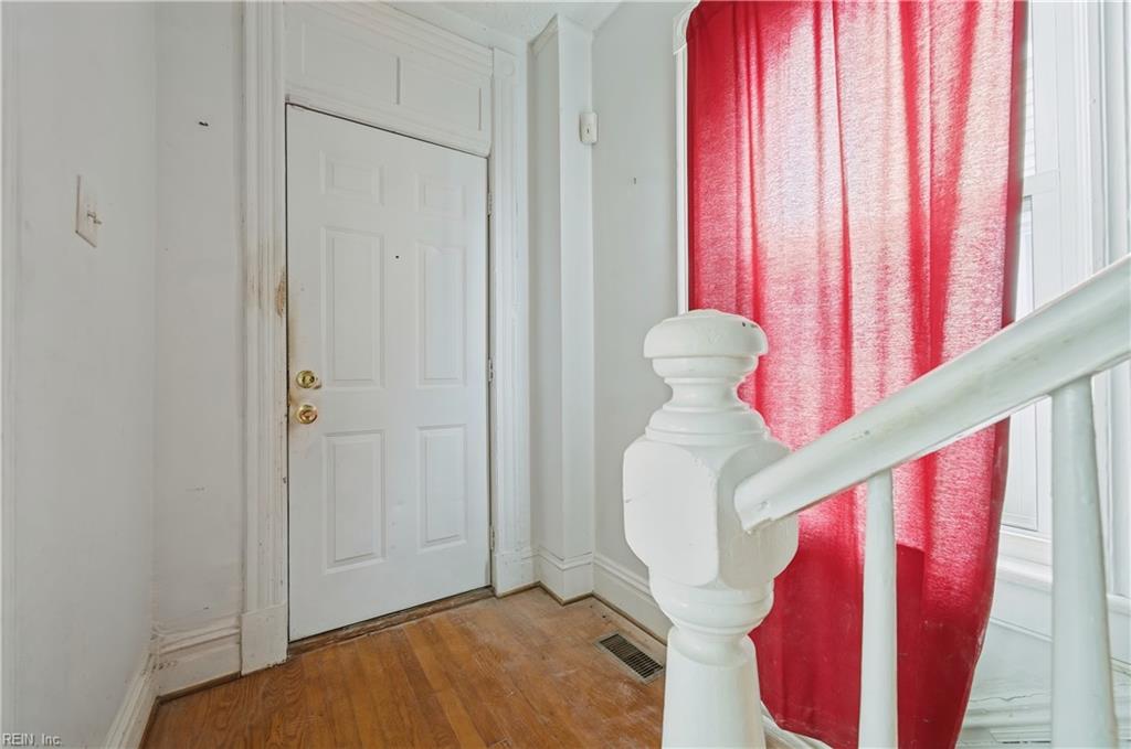 333 Elm Ave Property Photo 4