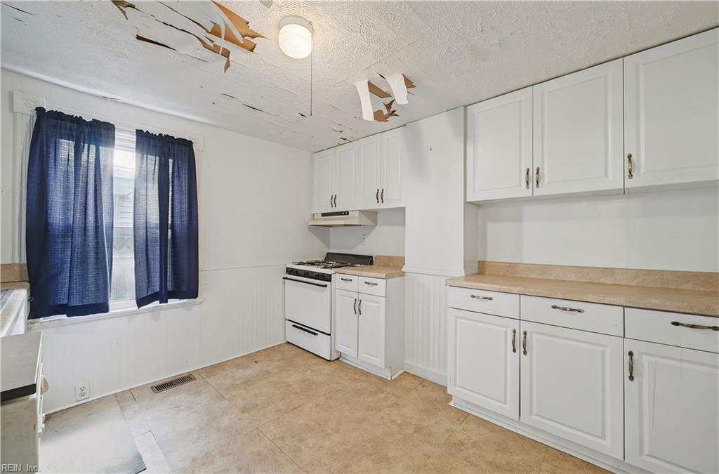 333 Elm Ave Property Photo 9
