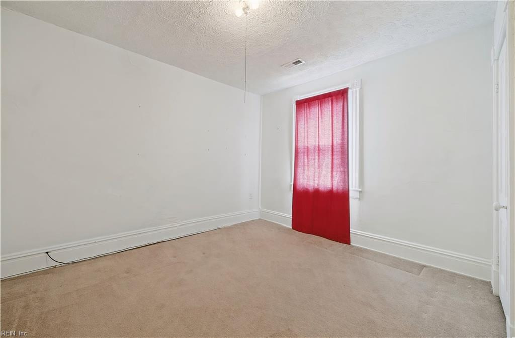 333 Elm Ave Property Photo 16