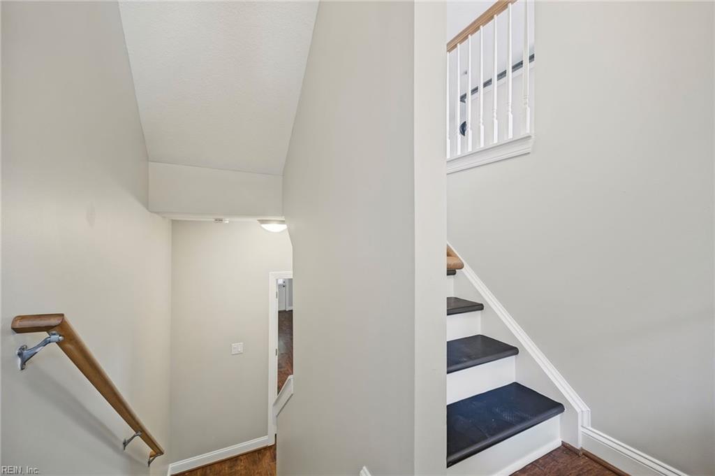 4452 Harlesden Dr Property Photo 5