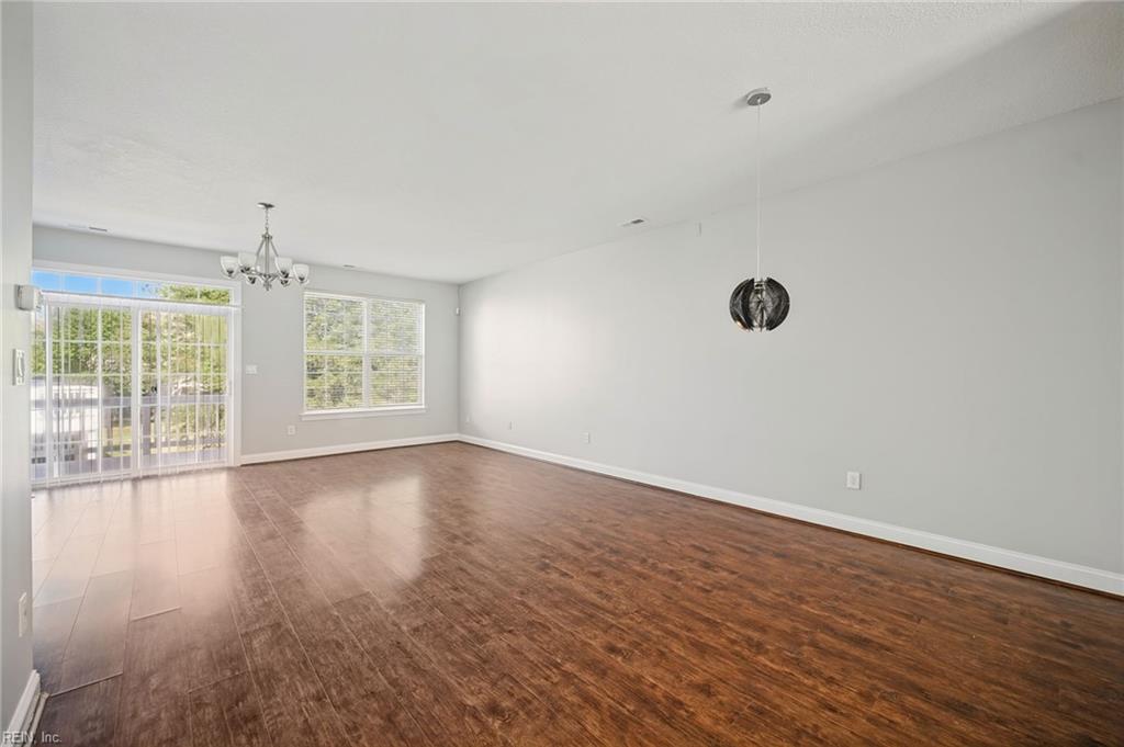 4452 Harlesden Dr Property Photo 8