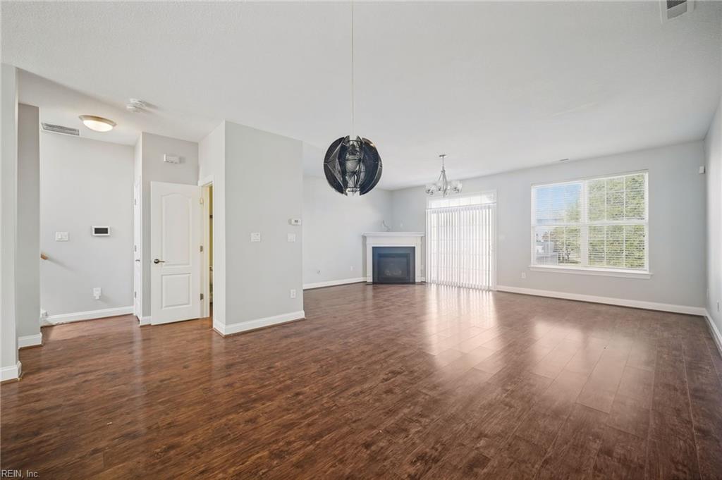 4452 Harlesden Dr Property Photo 9
