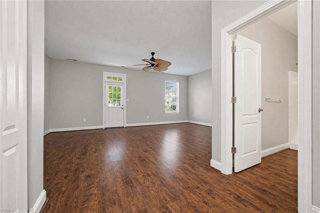 4452 Harlesden Dr Property Photo 14