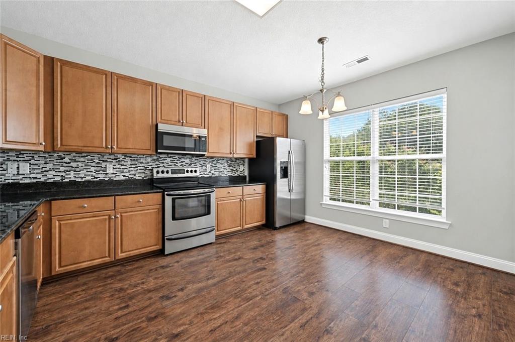 4452 Harlesden Dr Property Photo 15