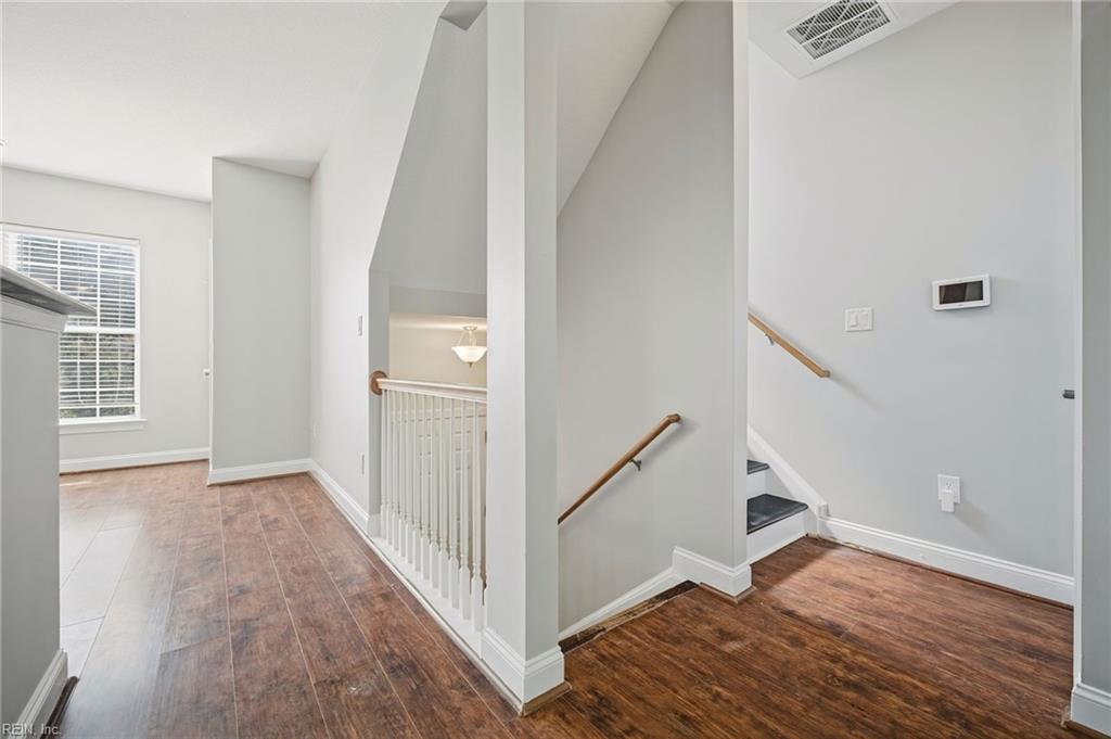 4452 Harlesden Dr Property Photo 24