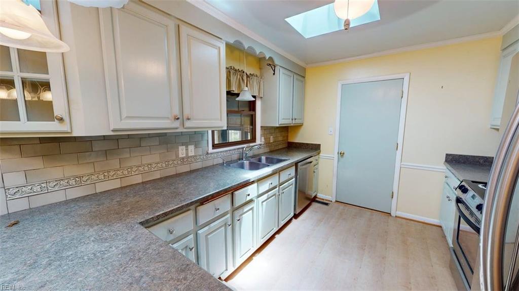 110 Londonshire Ter Property Photo 9