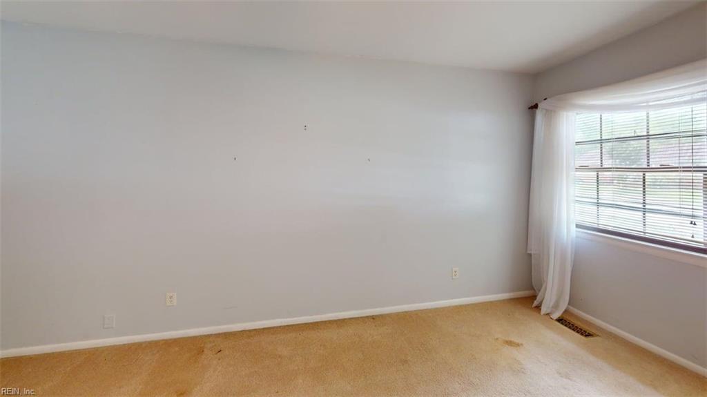 110 Londonshire Ter Property Photo 33
