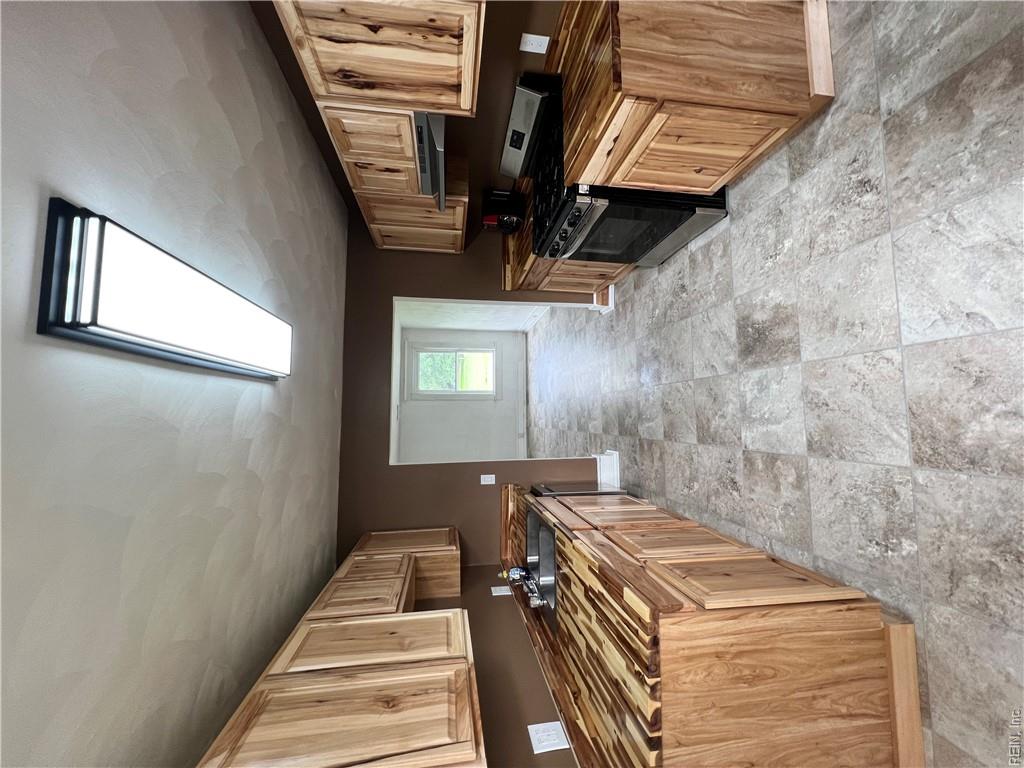 14 B Ave Property Photo 1