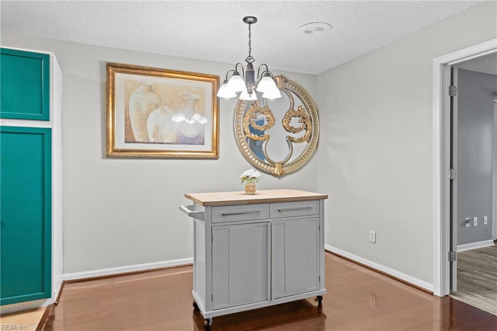 1243 Damyien Arch Property Photo 5