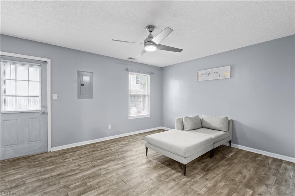1243 Damyien Arch Property Photo 8