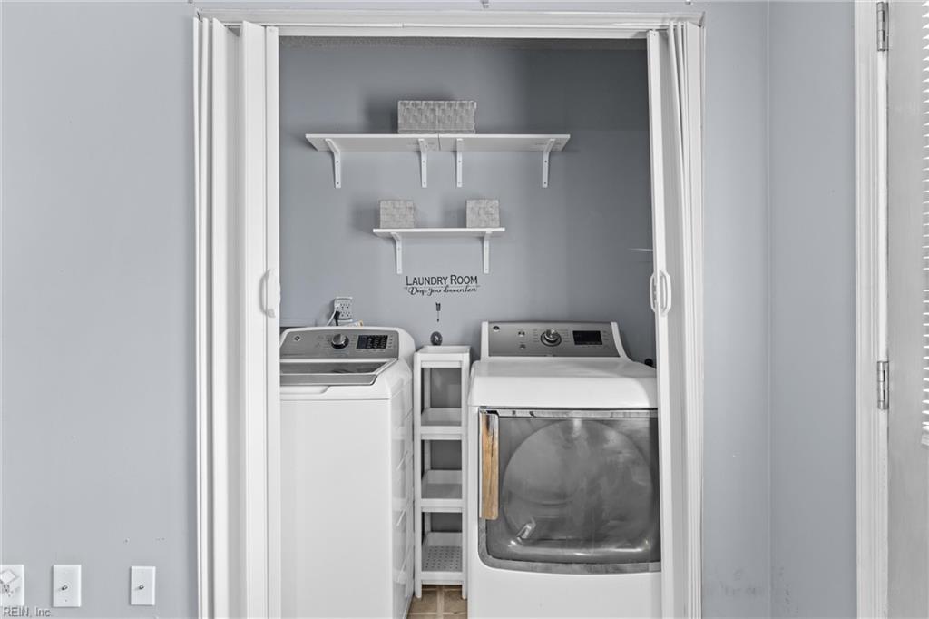 1243 Damyien Arch Property Photo 10