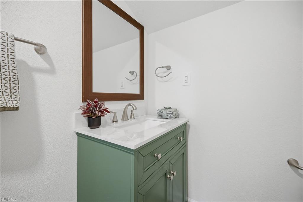 2521 Lynnriver Dr Property Photo 24