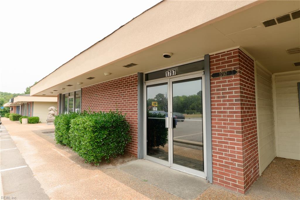 1747 George Washington Memorial Hwy Property Photo 3