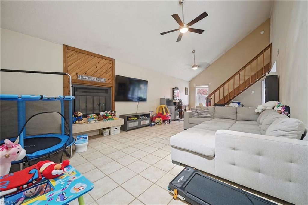 827 Chimney Hill Pw Property Photo 4