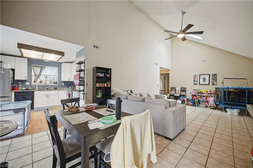 827 Chimney Hill Pw Property Photo 5